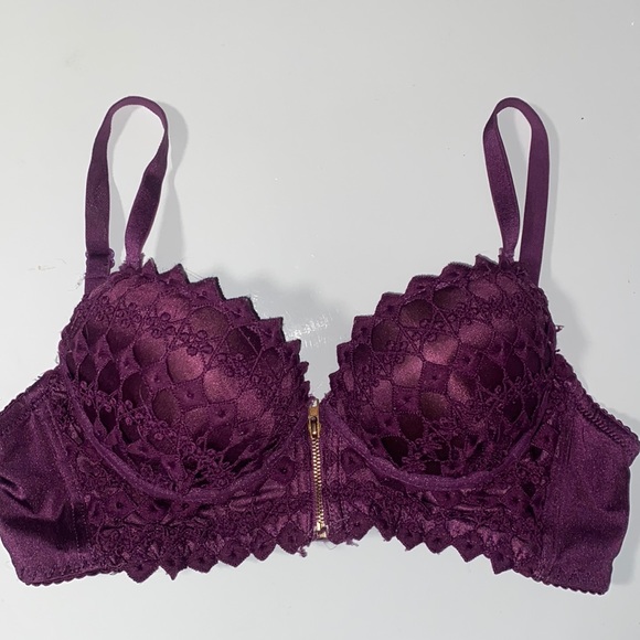 Victoria's Secret Other - Adorable lingerie - push up bra with zipper & removable straps
